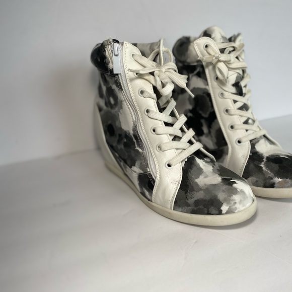 High top - Picture 3 of 6